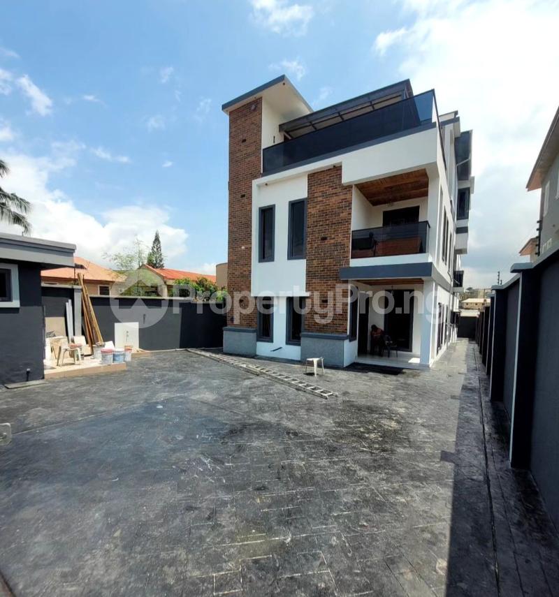 4 bedroom House for sale Magodo Shangisha, Kosofe/Ikosi Lagos