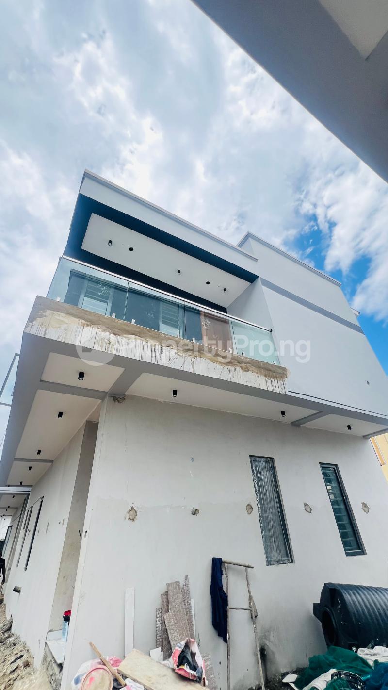 4 bedroom House for sale Secure Estate Eric moore Surulere Lagos