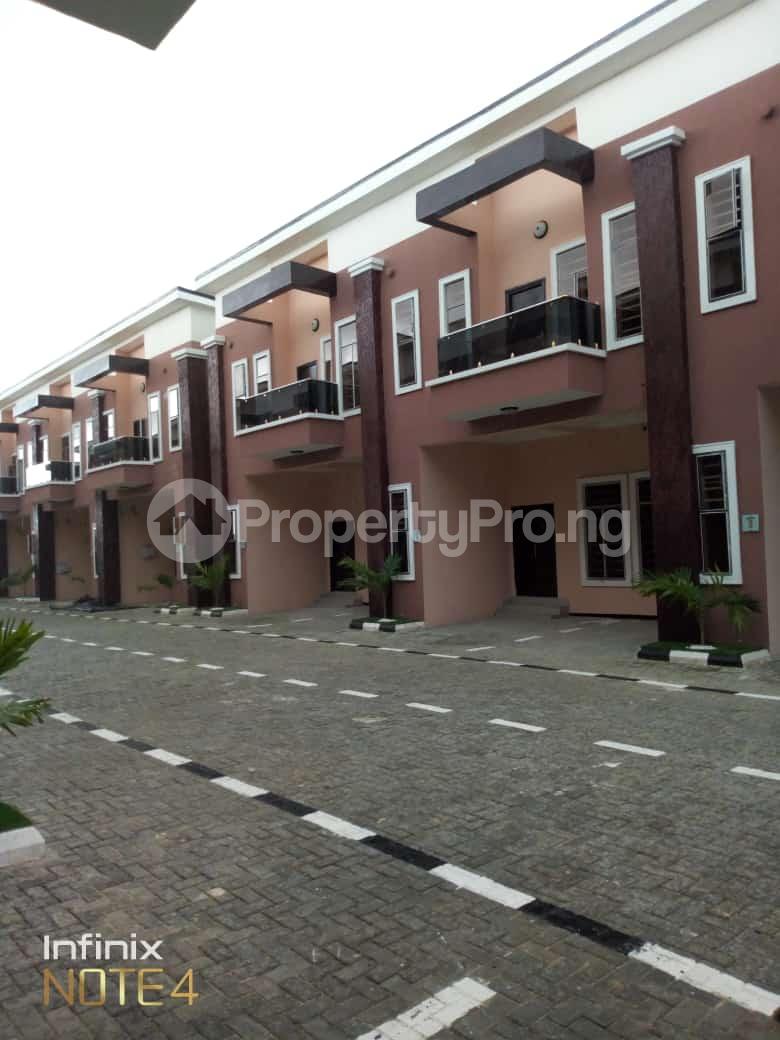 4 bedroom Flat / Apartment for sale Alternative Route chevron Lekki Lagos