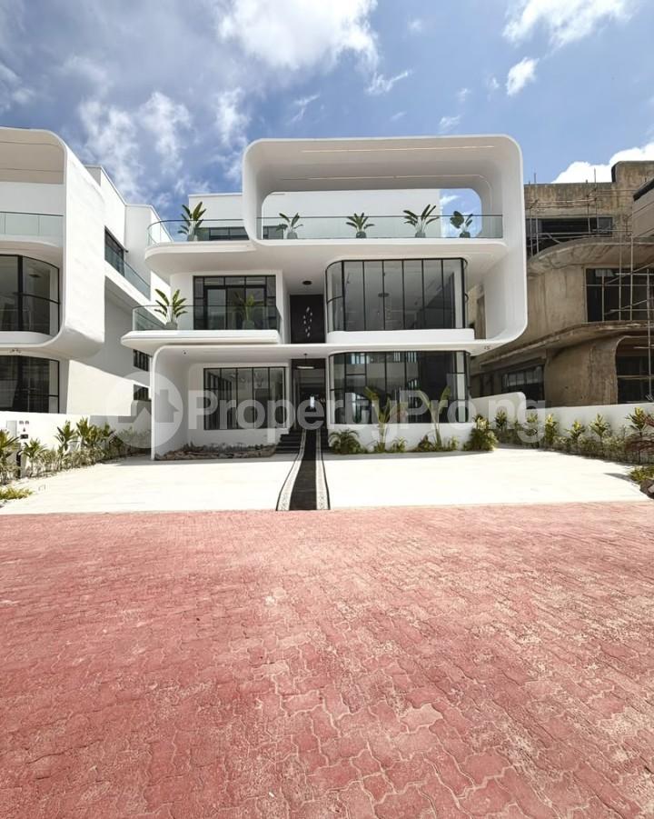 5 bedroom House for sale Osapa london Lekki Lagos