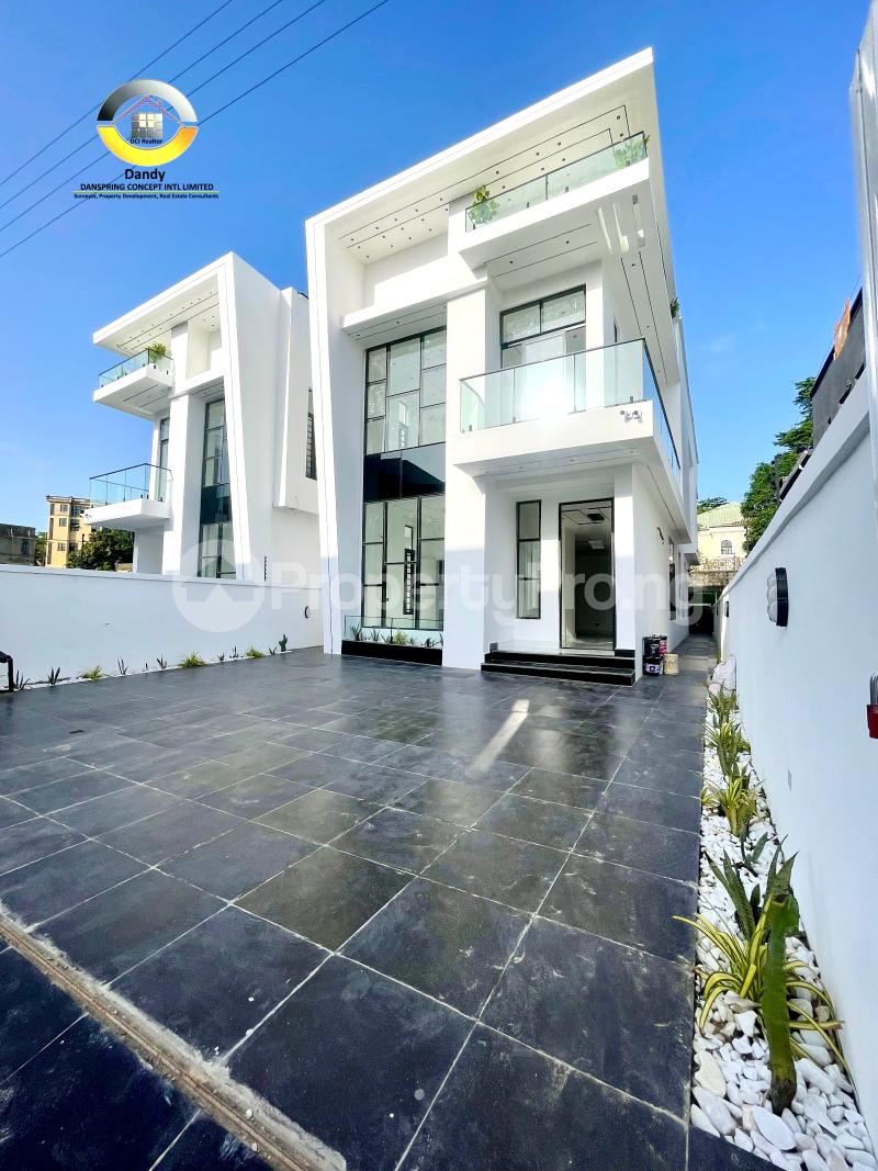 5 bedroom House for sale chevron Lekki Lagos