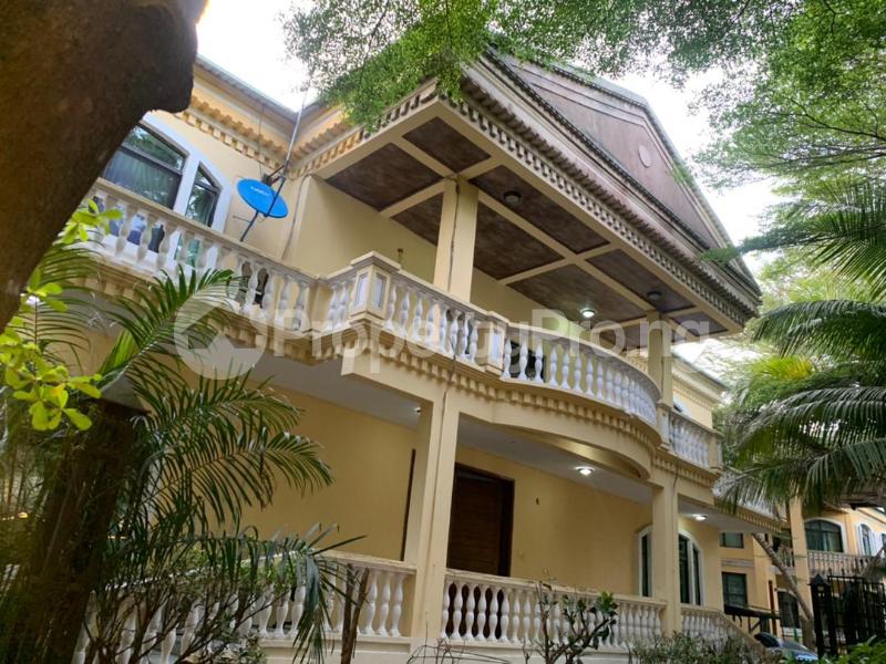 5 bedroom House for shortlet Z Chevron Lekki Lagos