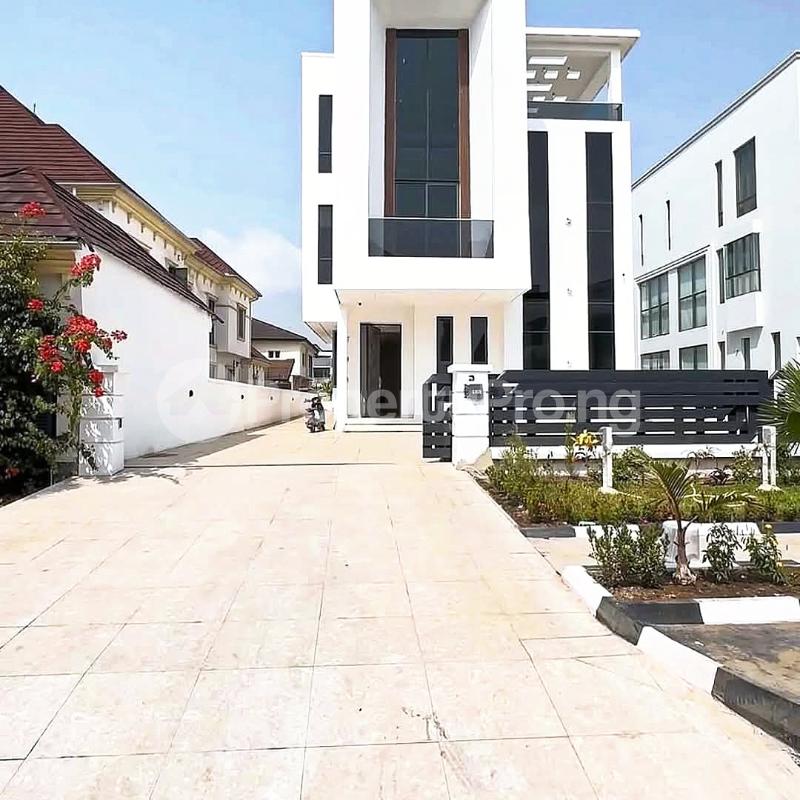 5 bedroom House for sale Pinnock Beach Estate Osapa london Lekki Lagos