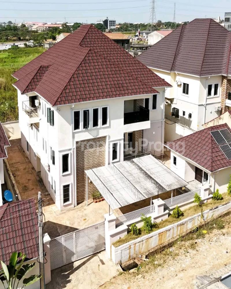 5 bedroom House for sale Along Von Garden Estate Lugbe Abuja