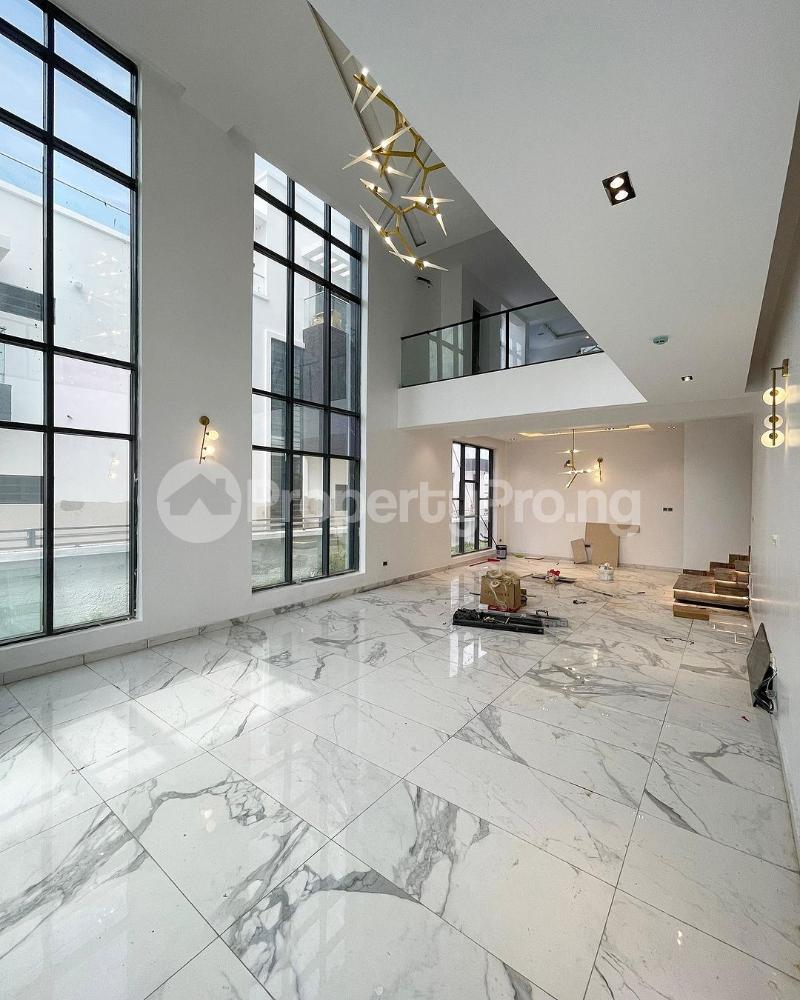 5 bedroom House for sale Pinnock Beach Estate Osapa london Lekki Lagos