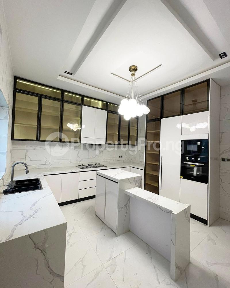 5 bedroom House for sale Pinnock Beach Estate Osapa london Lekki Lagos