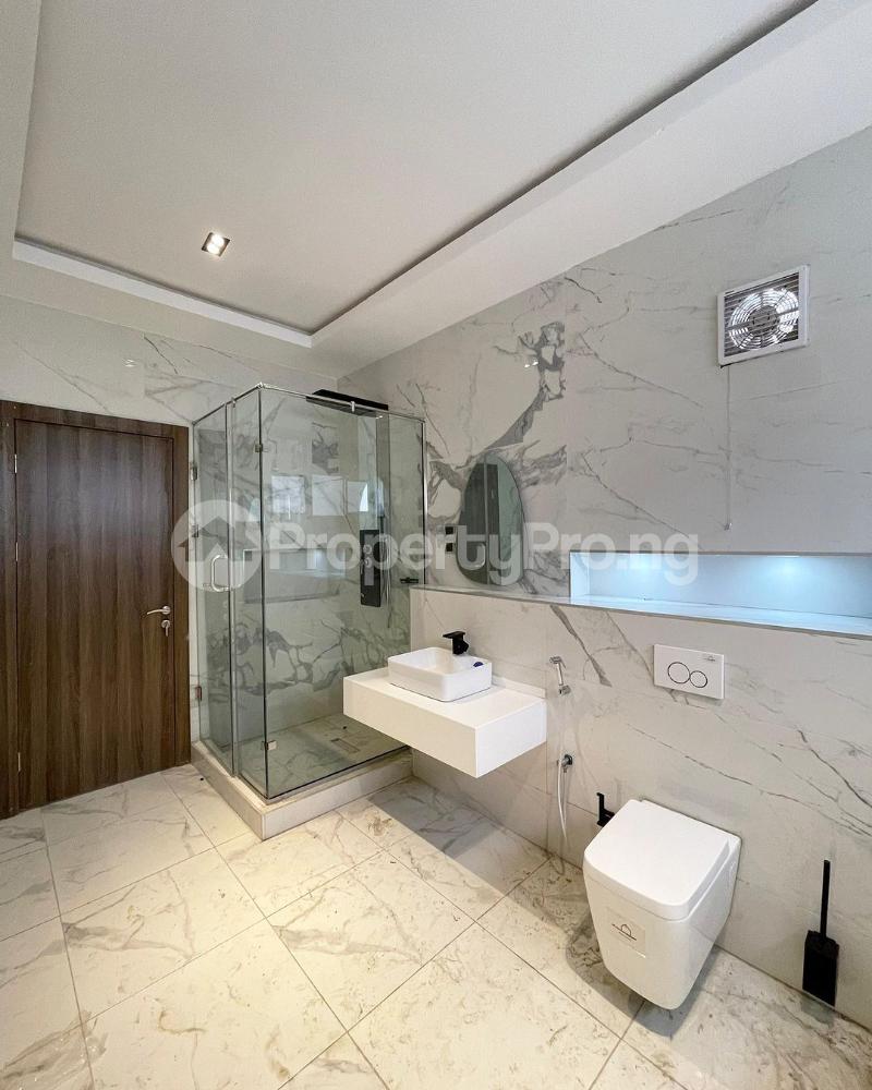 5 bedroom House for sale Pinnock Beach Estate Osapa london Lekki Lagos