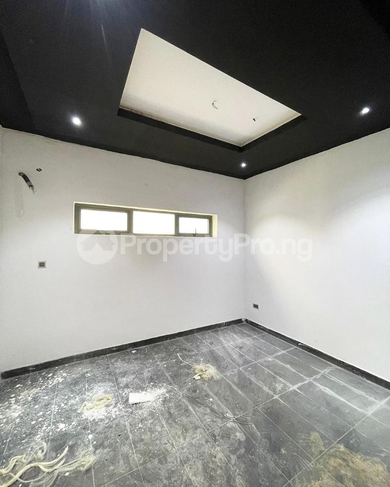 5 bedroom House for sale Pinnock Beach Estate Osapa london Lekki Lagos