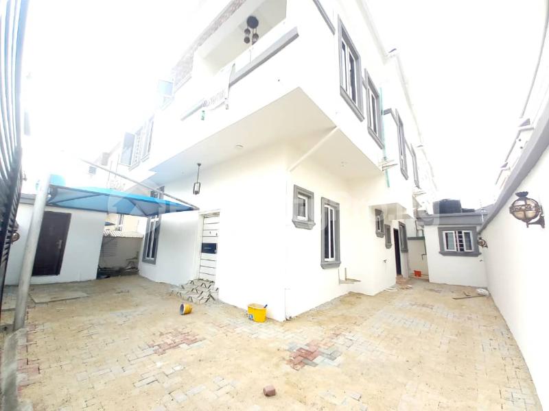 5 bedroom House for rent Chevyview Estate chevron Lekki Lagos