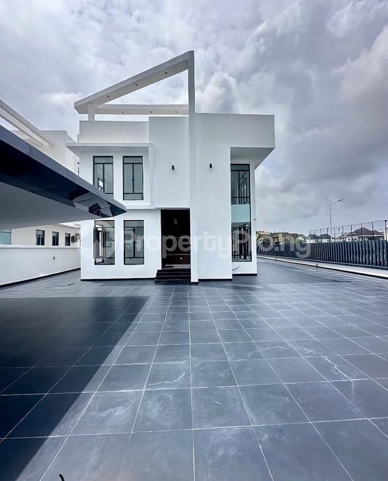5 bedroom House for sale Pinnock Beach Estate Osapa london Lekki Lagos