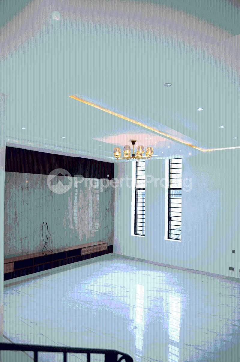 5 bedroom House for sale Redeem Street, Off Okpanam Rd Oshimili North Delta
