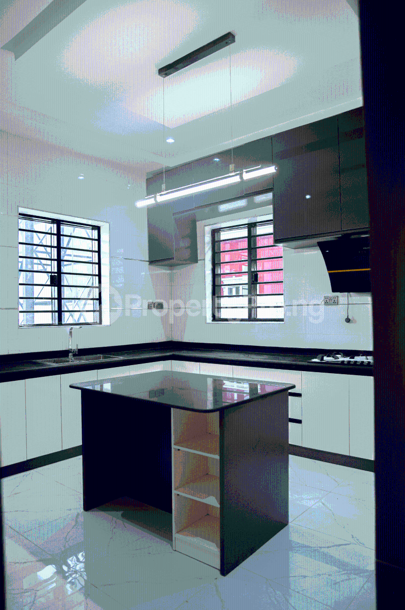 5 bedroom House for sale Redeem Street, Off Okpanam Rd Oshimili North Delta