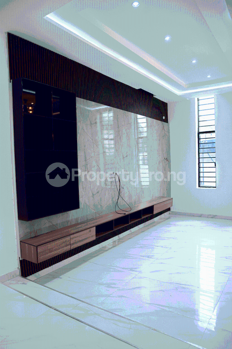 5 bedroom House for sale Redeem Street, Off Okpanam Rd Oshimili North Delta