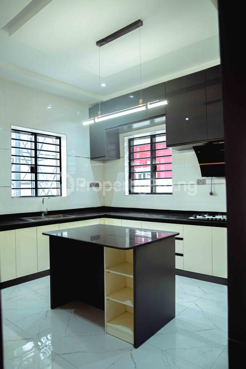 5 bedroom House for sale Redeem Street, Off Okpanam Rd Oshimili North Delta