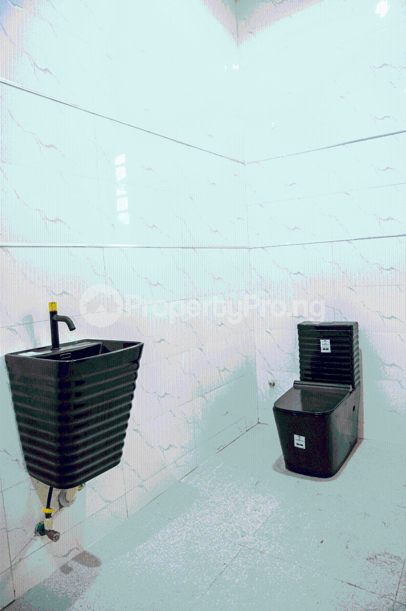 5 bedroom House for sale Redeem Street, Off Okpanam Rd Oshimili North Delta