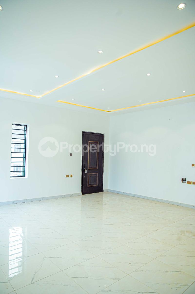 5 bedroom House for sale Redeem Street, Off Okpanam Rd Oshimili North Delta