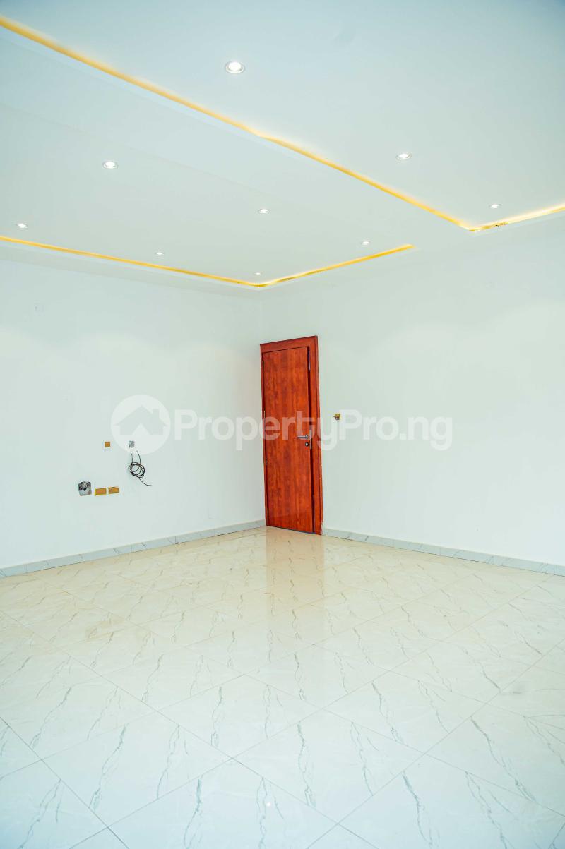 5 bedroom House for sale Redeem Street, Off Okpanam Rd Oshimili North Delta