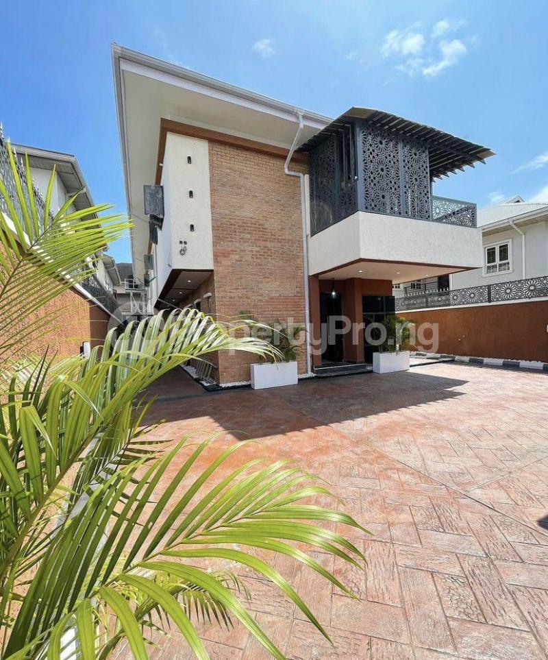 5 bedroom House for sale In A Lovely And Calm Neighborhood Off Admiralty Way, Lekki Phase 1, Lagos Admiralty Road Lekki Lagos