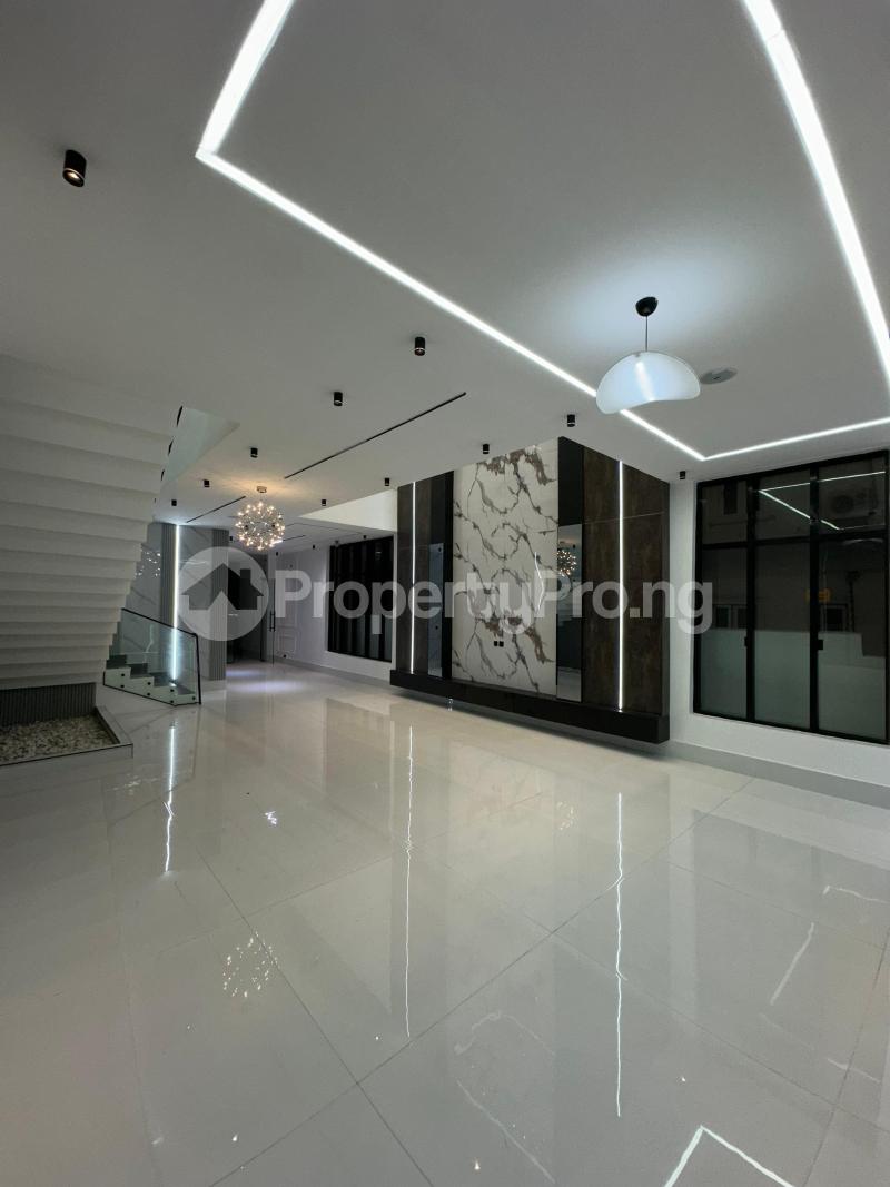 5 bedroom House for sale chevron Lekki Lagos