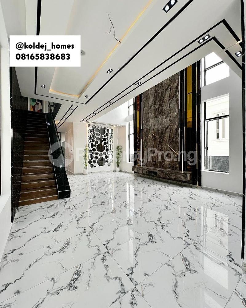 5 bedroom House for sale 2nd Toll Gate chevron Lekki Lagos