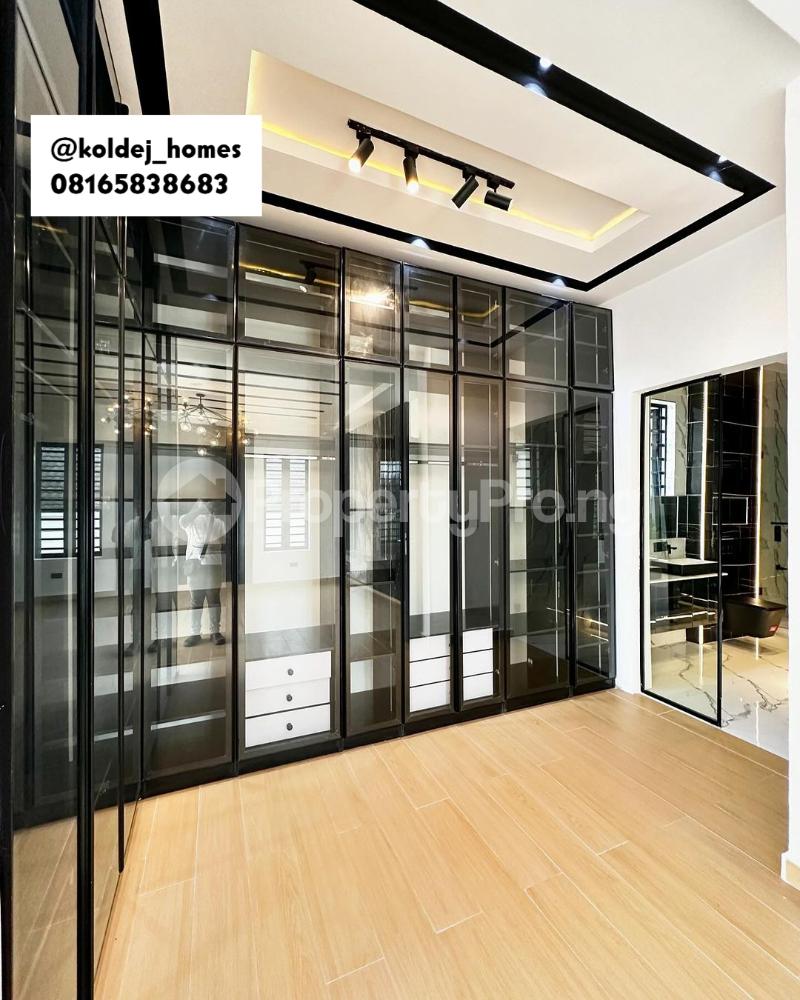 5 bedroom House for sale 2nd Toll Gate chevron Lekki Lagos