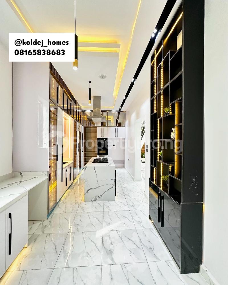 5 bedroom House for sale 2nd Toll Gate chevron Lekki Lagos