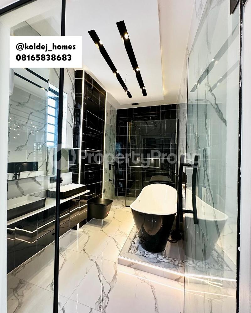 5 bedroom House for sale 2nd Toll Gate chevron Lekki Lagos