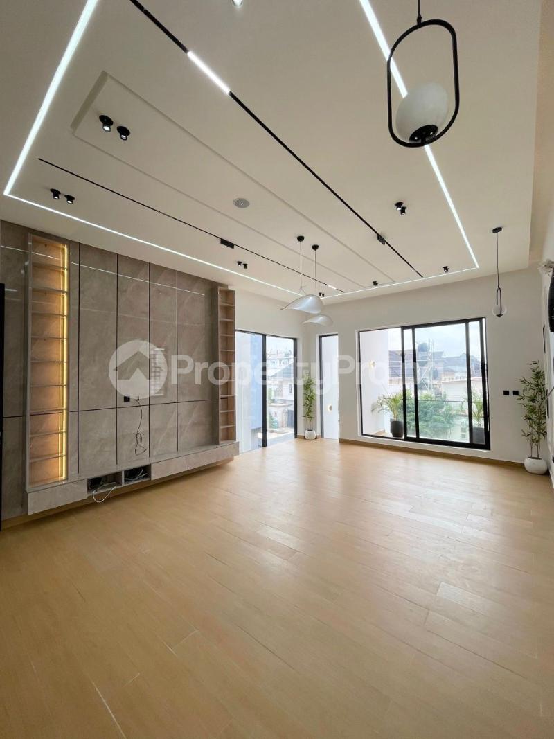 5 bedroom House for sale chevron Lekki Lagos