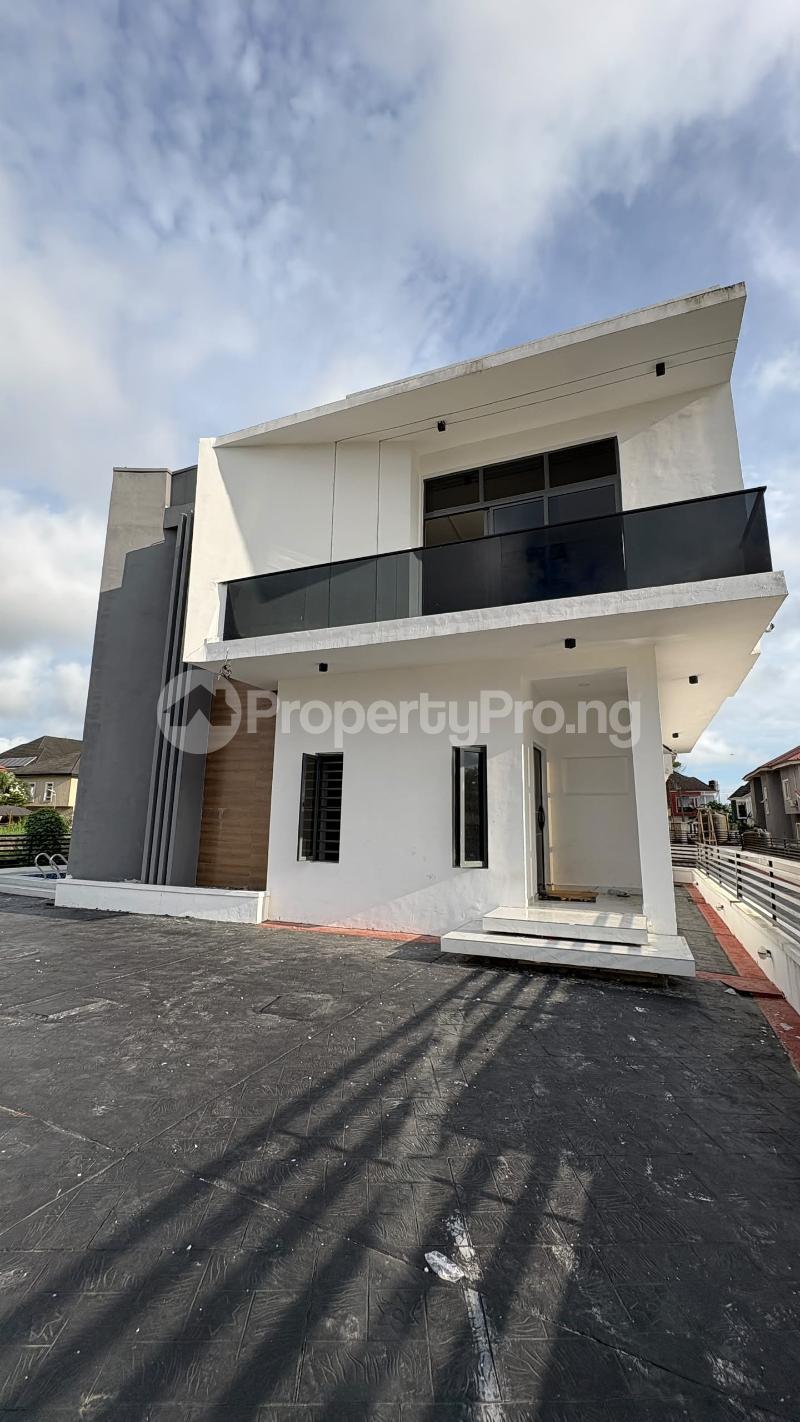5 bedroom House for sale Monastery road Sangotedo Lagos