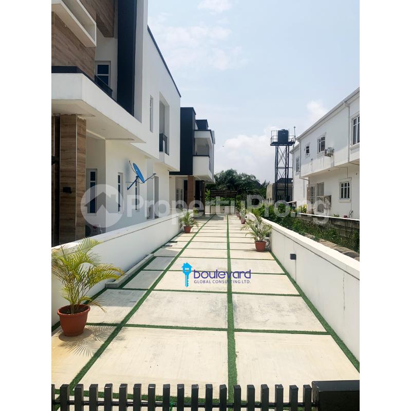 5 bedroom House for sale Buena Vista Estate, Orchid Rd Lekki Lagos