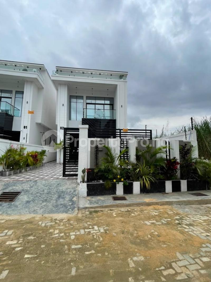5 bedroom House for sale Alimosho Lagos