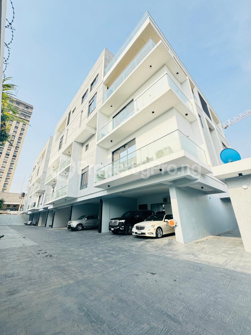 5 bedroom House for sale Off Boudillorn Road Ikoyi Lagos