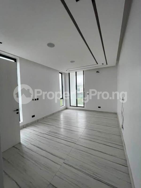 5 bedroom House for sale Lekki Lagos