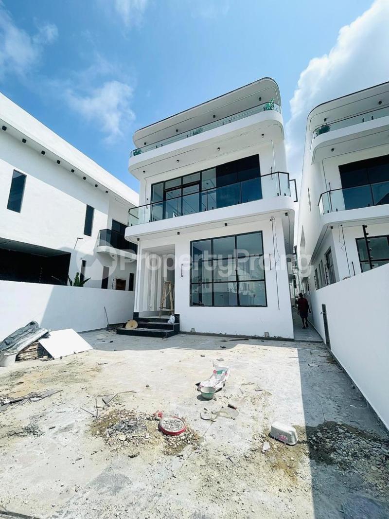 5 bedroom House for sale 2nd Toll Gate Lekki Lagos
