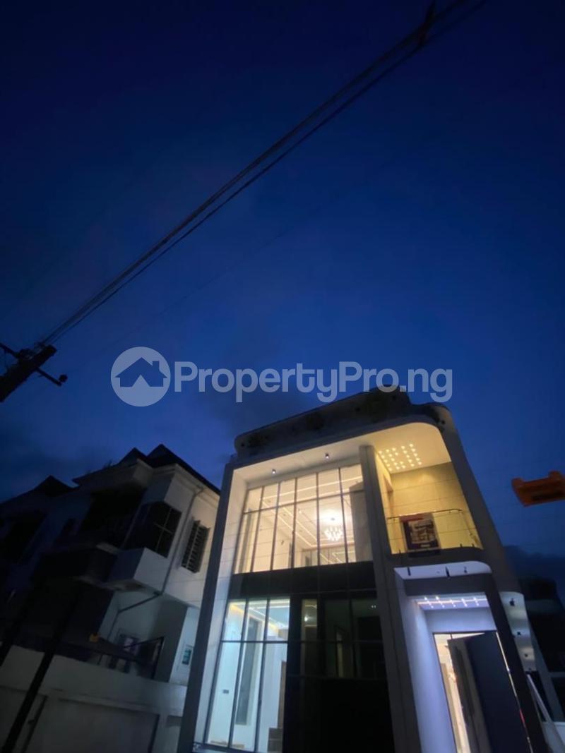 5 bedroom House for sale 2nd Toll Gate Lekki Lagos