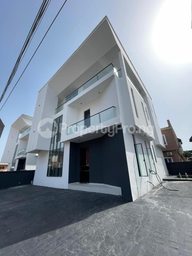 House for sale  Osapa london Lekki Lagos