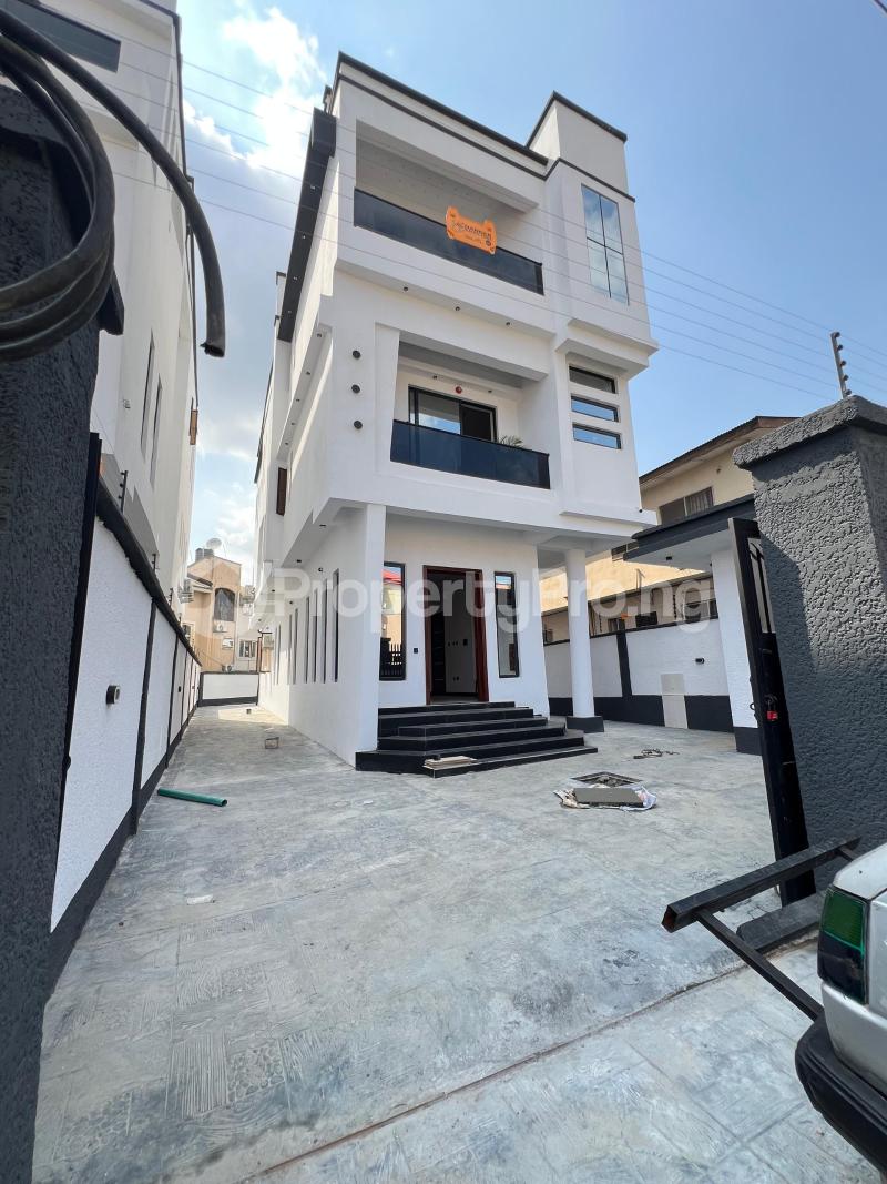 6 bedroom House for sale Magodo Estate Ketu Lagos