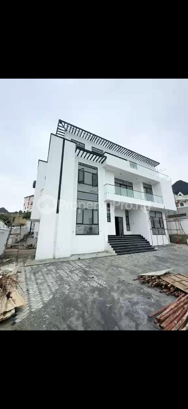 6 bedroom House for sale Guzape Abuja