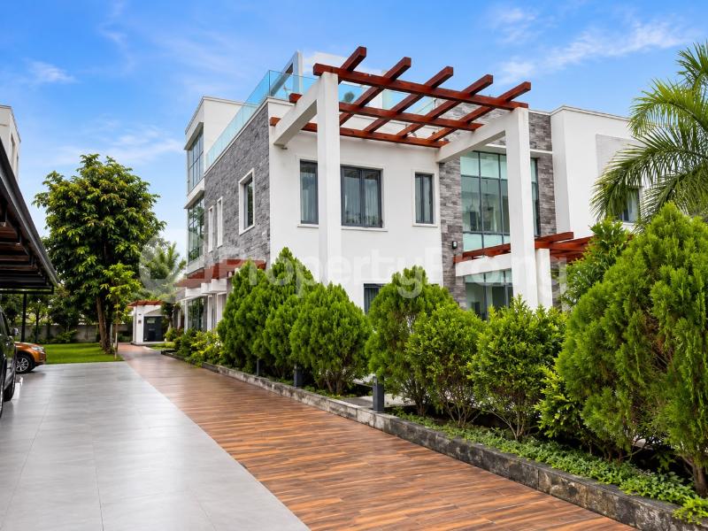 8 bedroom House for sale Osapa london Lekki Lagos