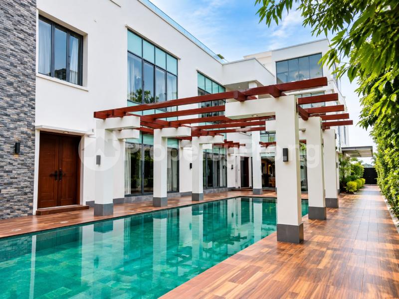 8 bedroom House for sale Osapa london Lekki Lagos