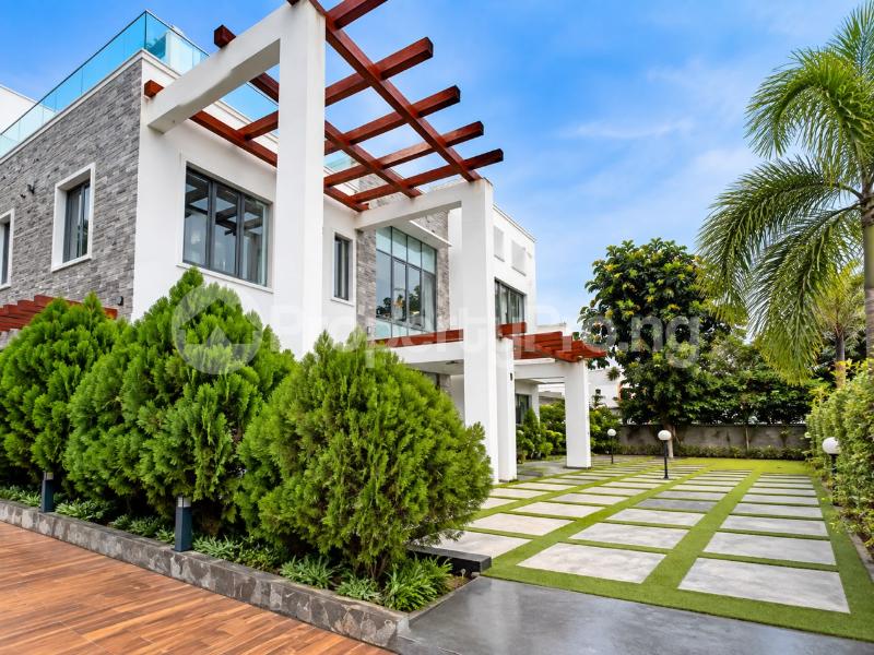 8 bedroom House for sale Osapa london Lekki Lagos
