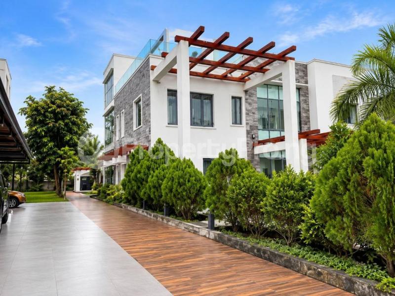 8 bedroom House for sale Osapa london Lekki Lagos