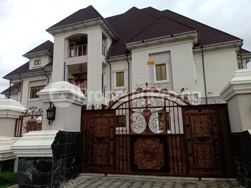 8 bedroom House for sale Off 1st Avenue Gwarimpa Gwarinpa Abuja
