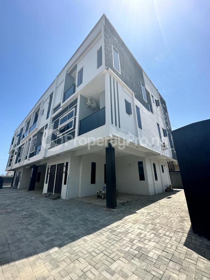 4 bedroom House for sale Ologolo Lekki Lagos