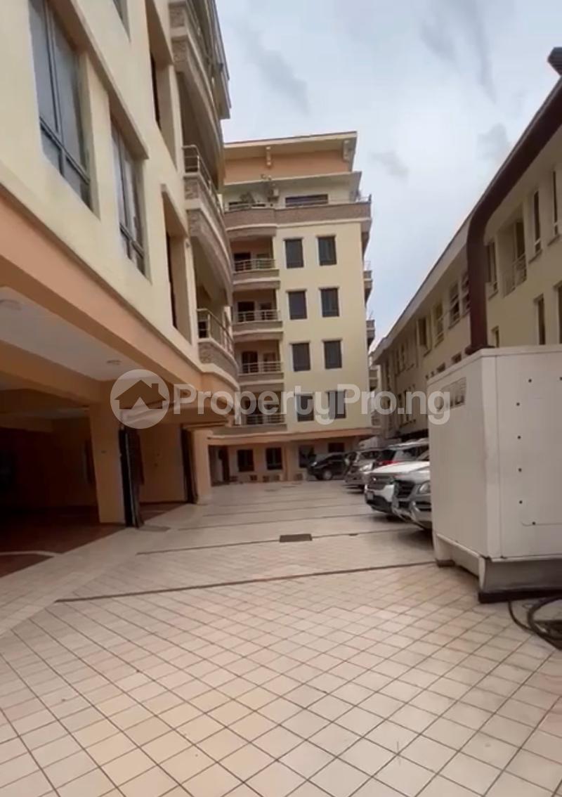 1 bedroom House for sale ONIRU Victoria Island Lagos