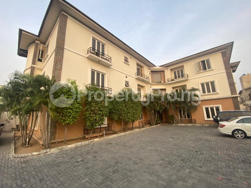 3 bedroom Flat / Apartment for rent Off Admiralty Road Lekki Phase 1 Lekki Lagos