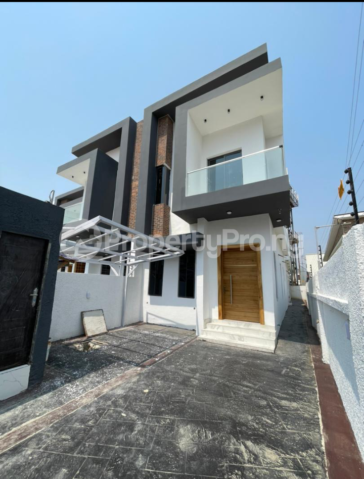 4 bedroom House for sale Orchid Road, Lekki Lagos