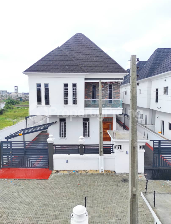 5 bedroom House for sale Orchid Road, Lekki Lagos