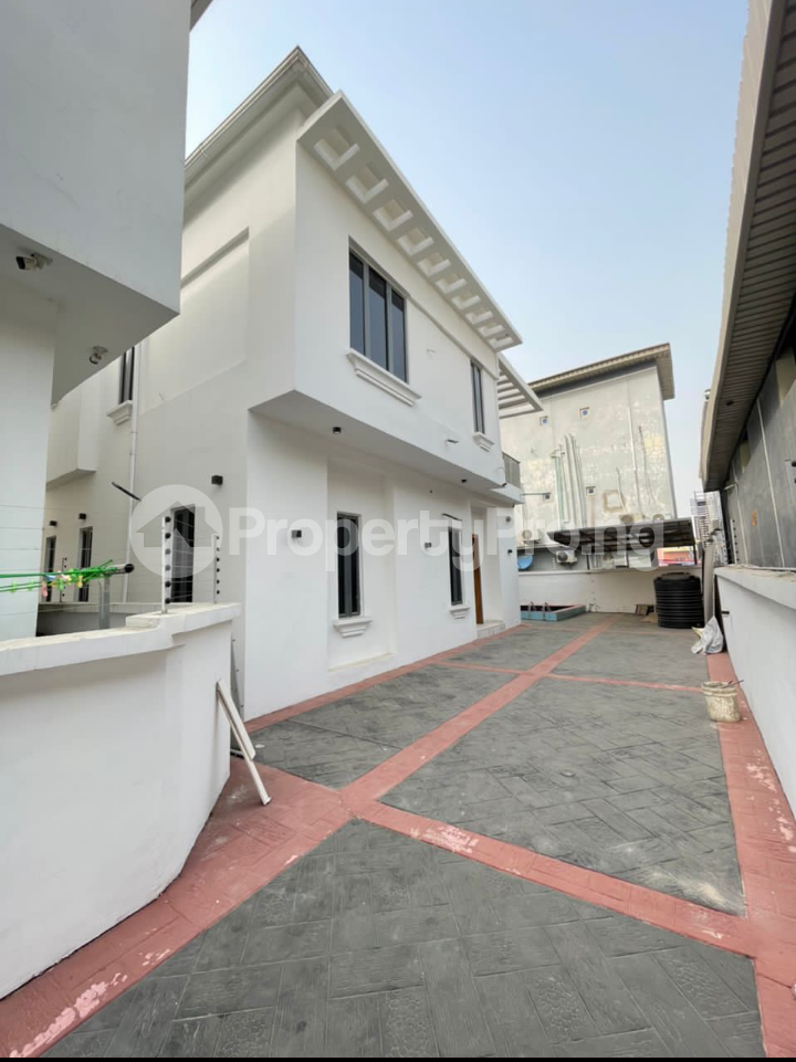 5 bedroom House for sale chevron Lekki Lagos