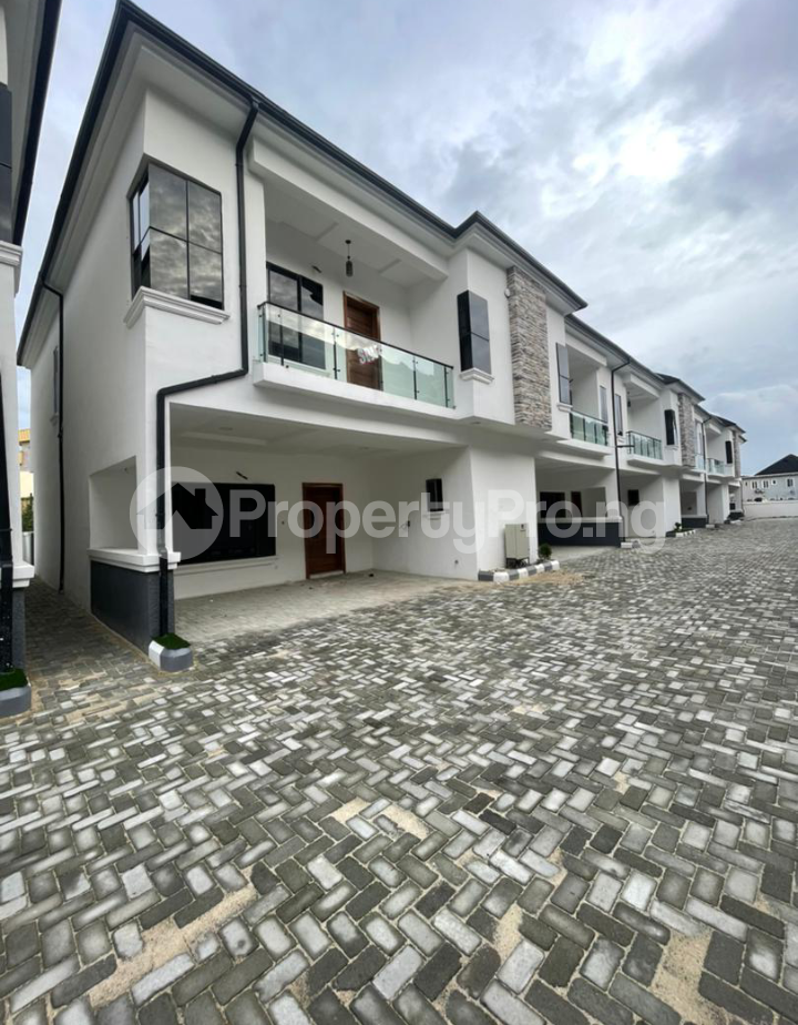 4 bedroom House for sale Orchid Road, Lekki Lagos